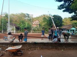 Persiapan Turnamen Bola Voli Karangtaruna Manunggal Jaya