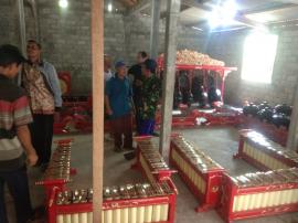 KELOMPOK KARAWITAN DADAPAN MENDAPAT BANTUAN GAMELAN 