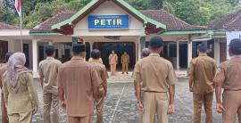 Apel Senin Pagi Lurah dan Pamong Kalurahan Petir