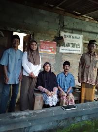 Penempelan Stiker Warga Miskin Penerima Bansos Padukuhan Weru