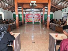 PENGAMBILAN SUMPAH / JANJI DUKUH PETIR A DAN STAF PAMONG KALURAHAN